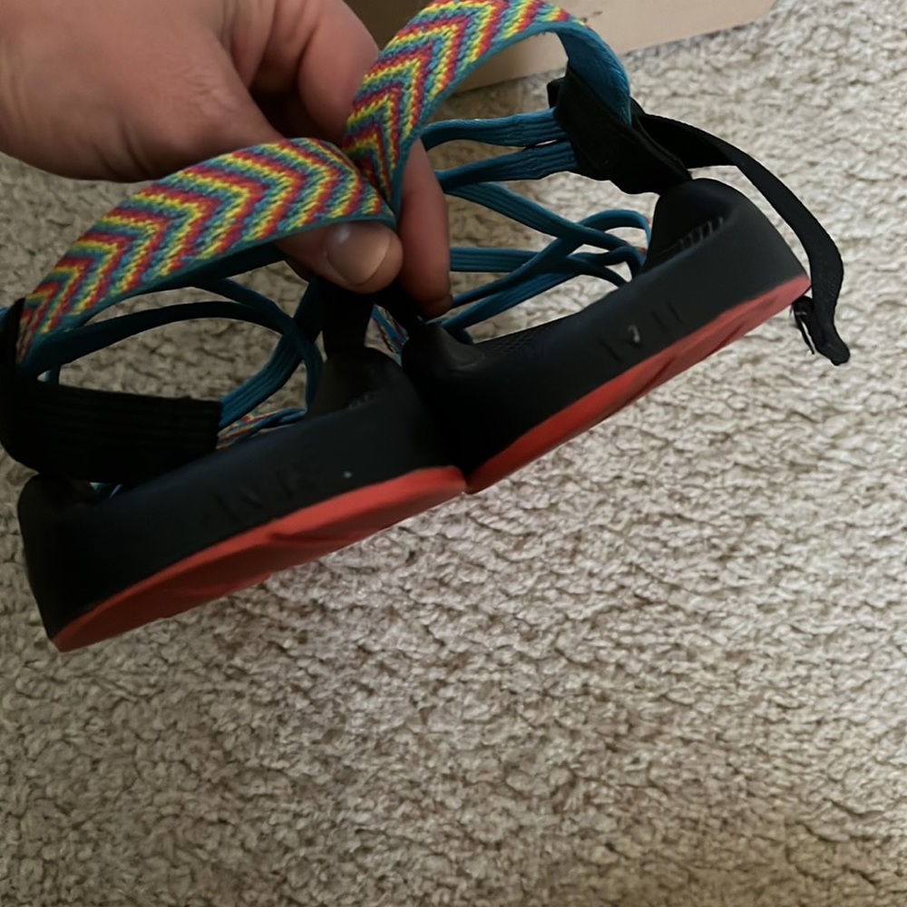 🩴EUC Rainbow Chaco’s Size 11. SS1 - Picture 6 of 7